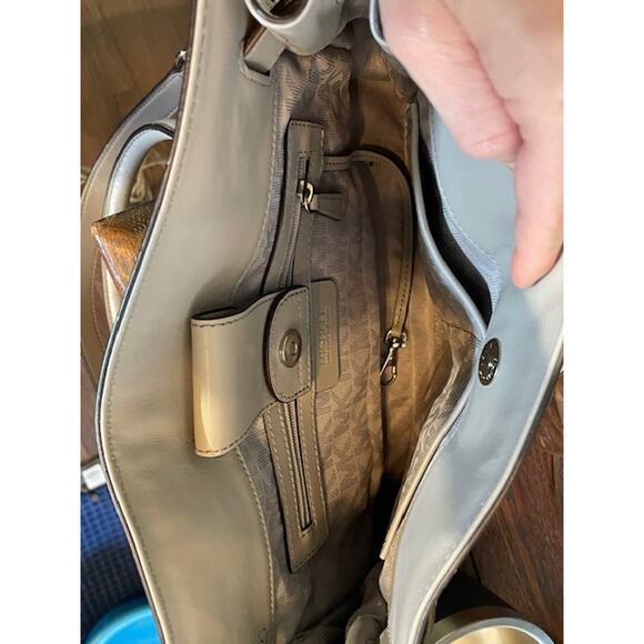 Michael Kors Hamilton Stud Quilted Purse‎ Micro-Stud Silvertone Accents - Picture 5 of 7